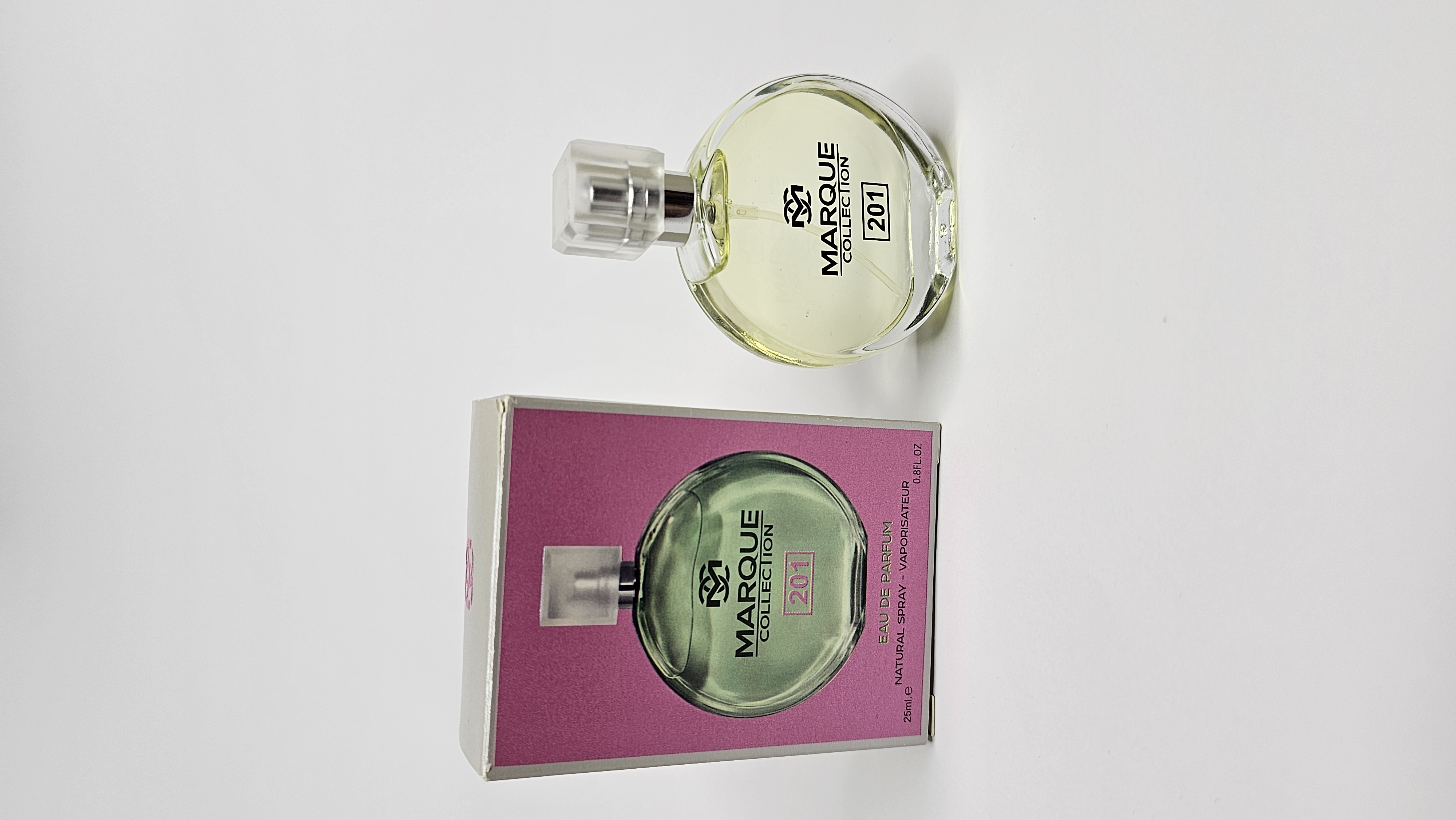 عطر ادکلن شنل چنس او فرش سبز